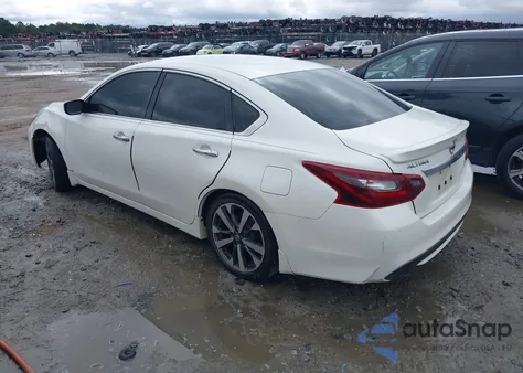 2017 Nissan Altima 2.5 Sr из США, поврежденный, VIN 1N4AL3AP5HC142045